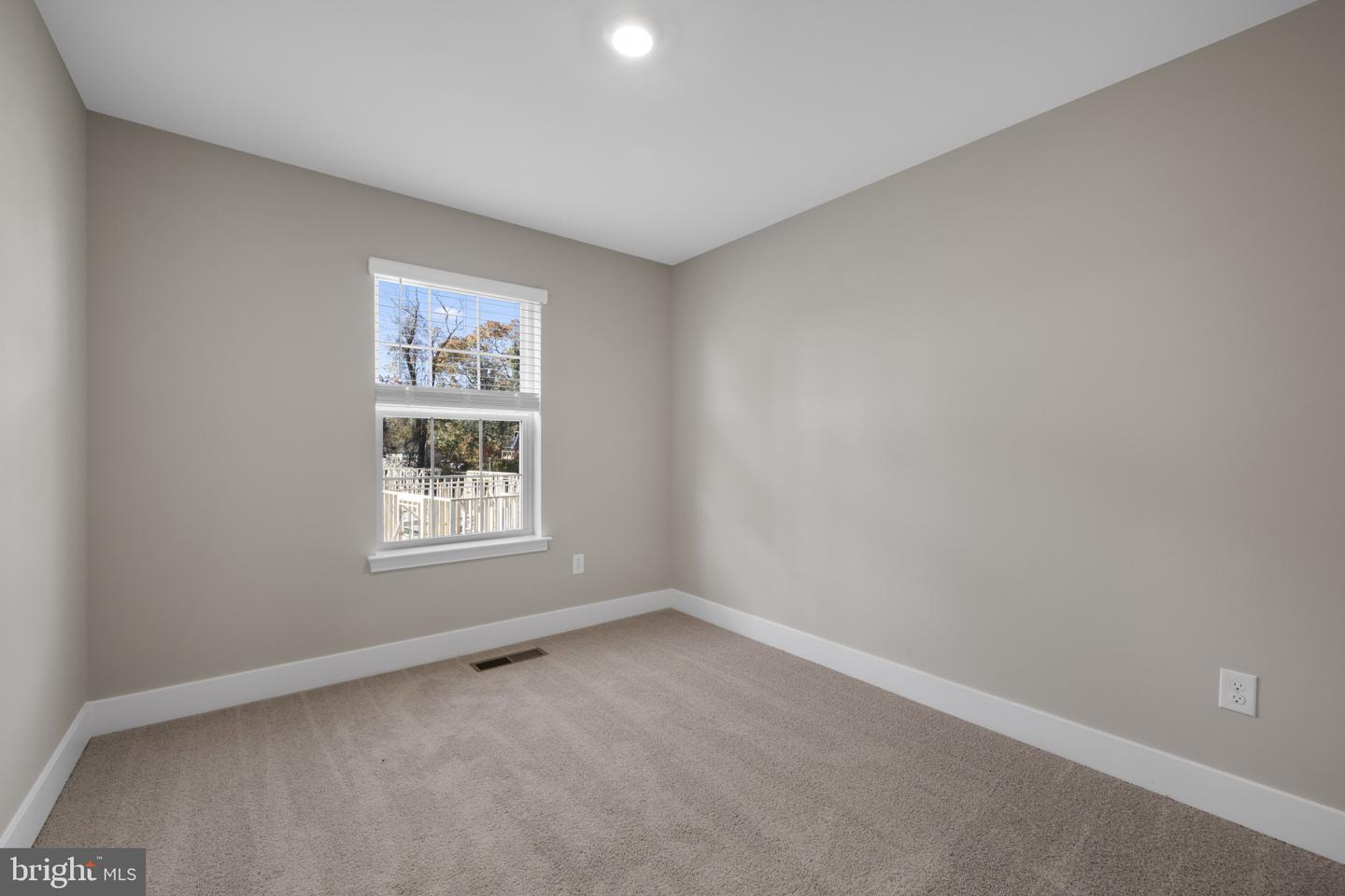 359 Hackley Dr Property Photo 36