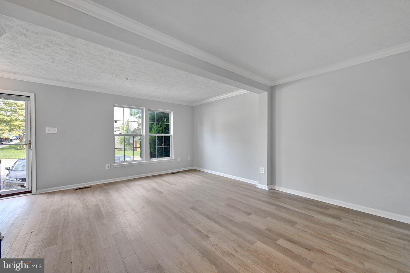 275 Point To Point Sq Property Photo 8