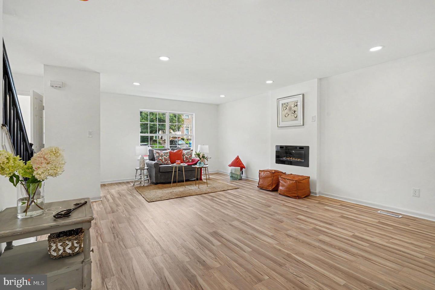 1901 Millington Sq Property Photo 5