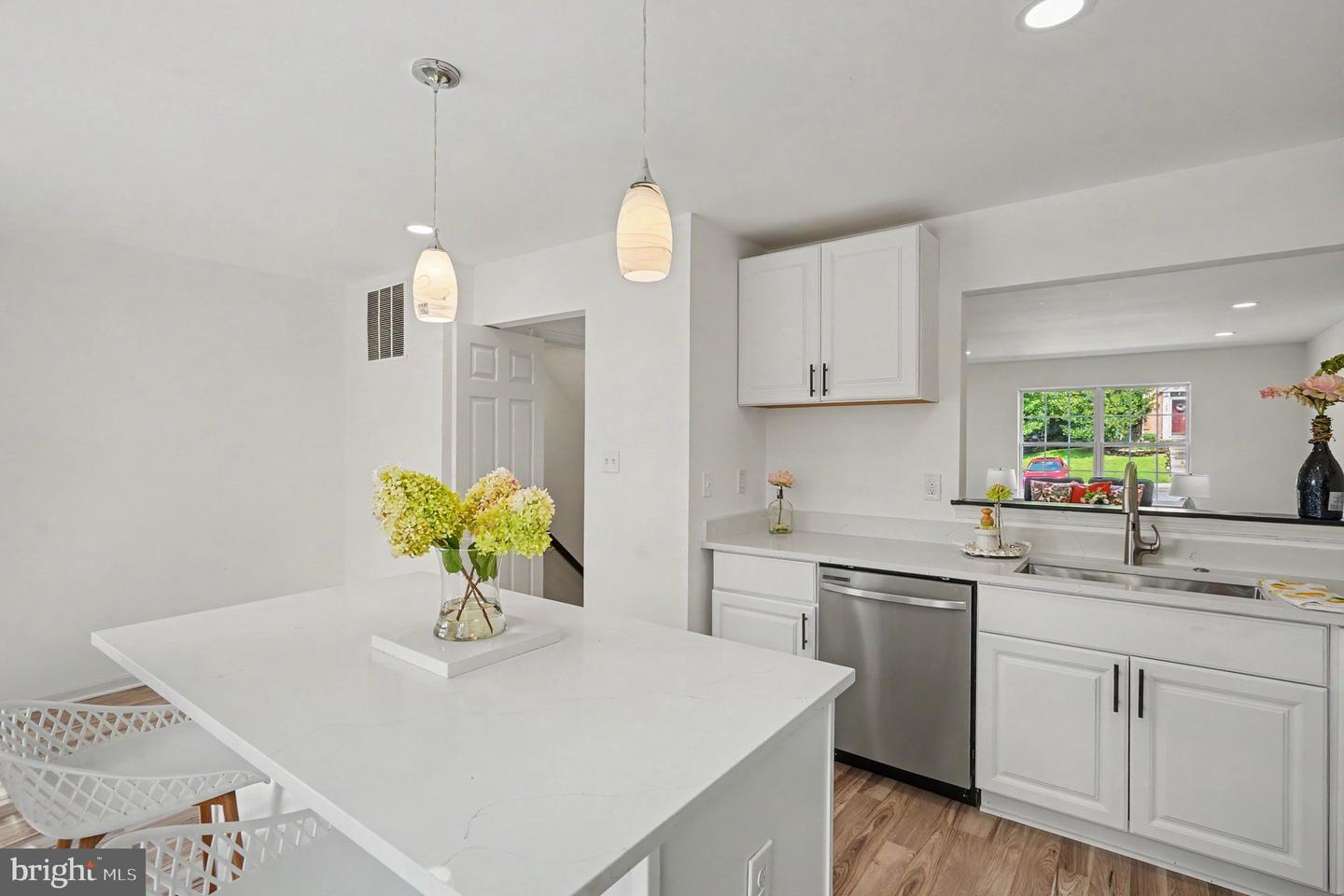 1901 Millington Sq Property Photo 8