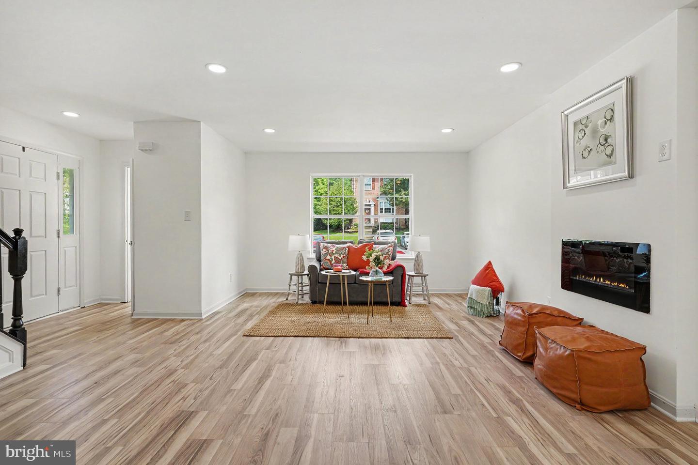 1901 Millington Sq Property Photo 11