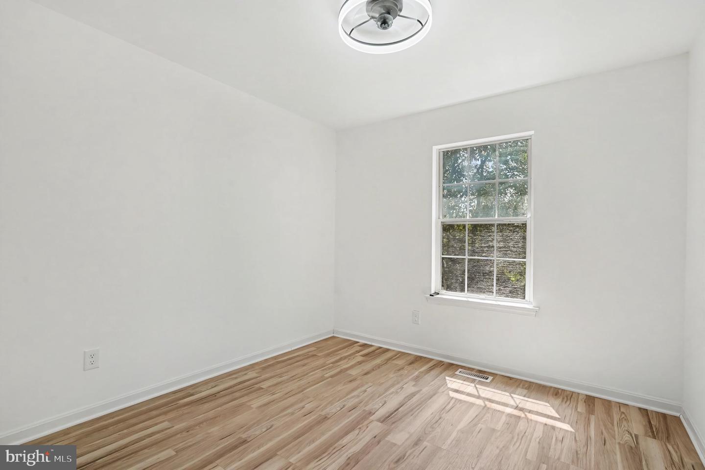 1901 Millington Sq Property Photo 19