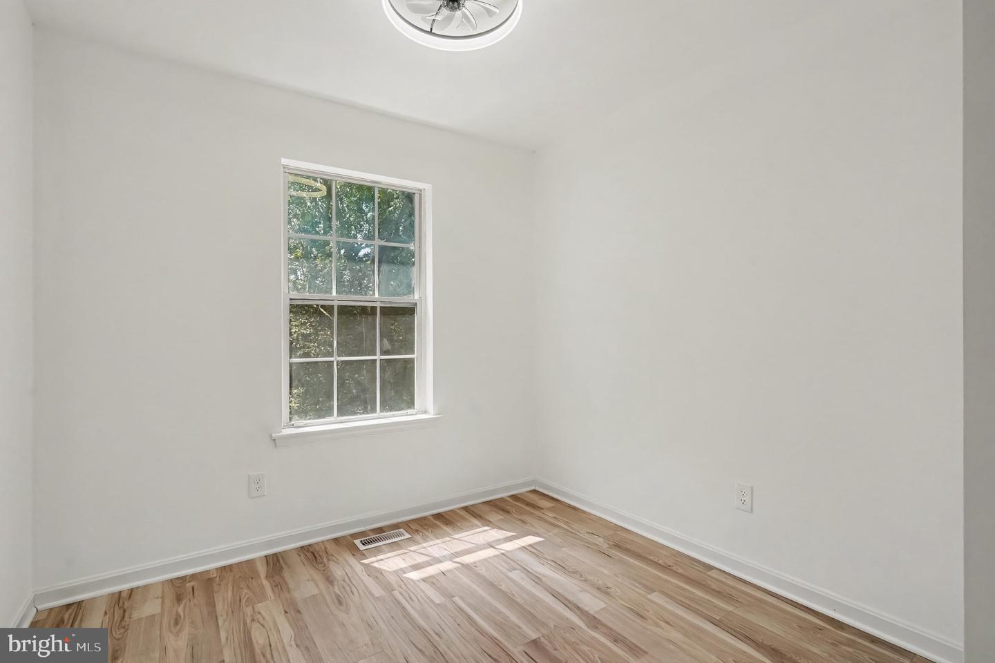1901 Millington Sq Property Photo 23