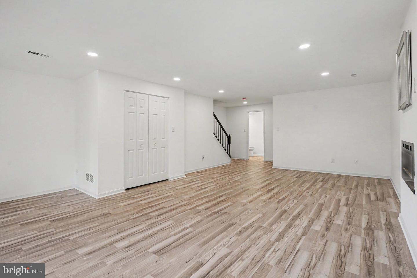 1901 Millington Sq Property Photo 24