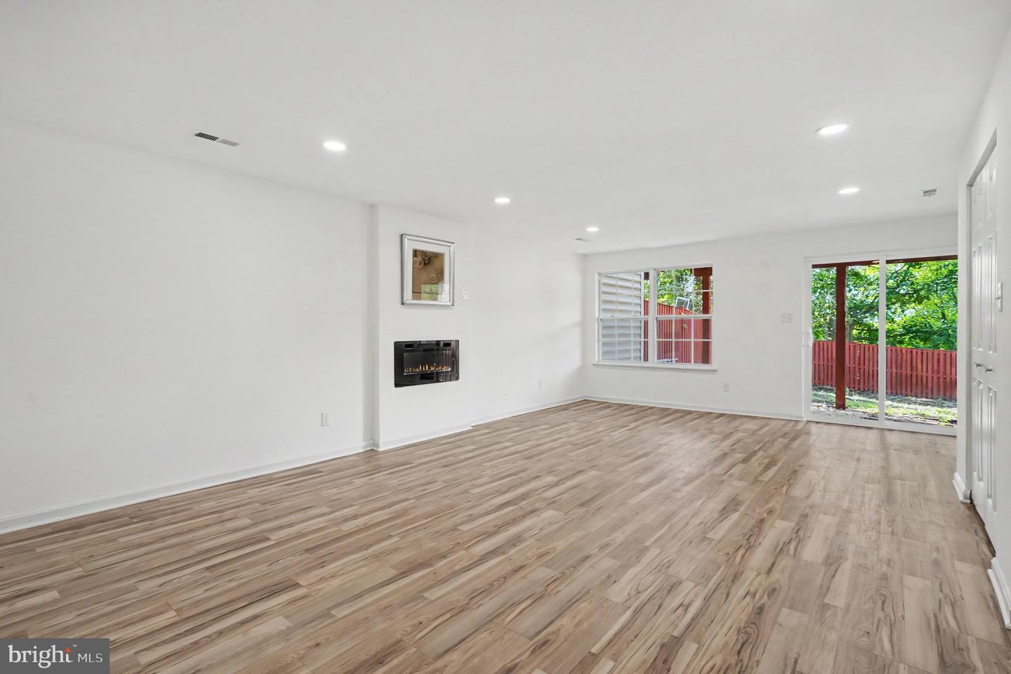 1901 Millington Sq Property Photo 27
