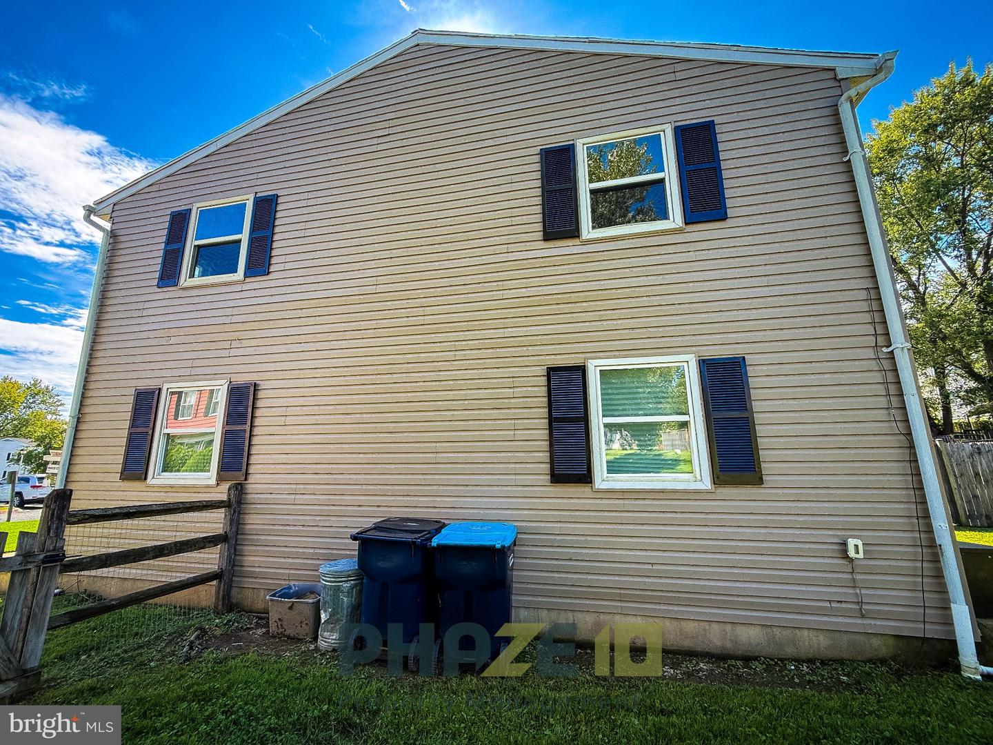 1394 Harford Dr Property Photo 2