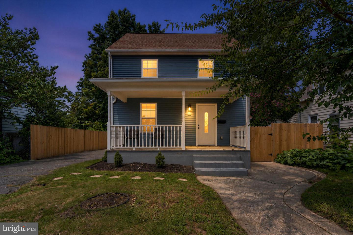 112 Osborne Rd Property Photo 1