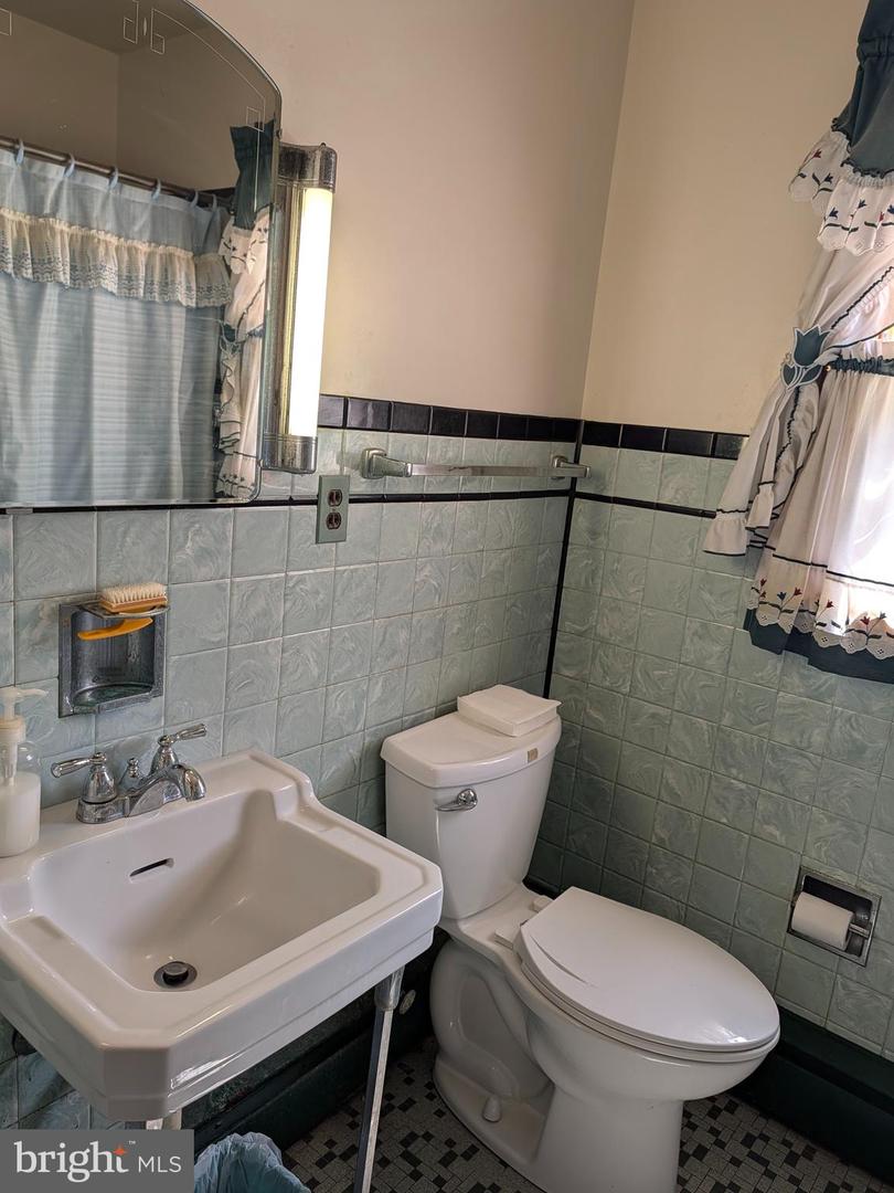 1501 Barrett St Property Photo 7