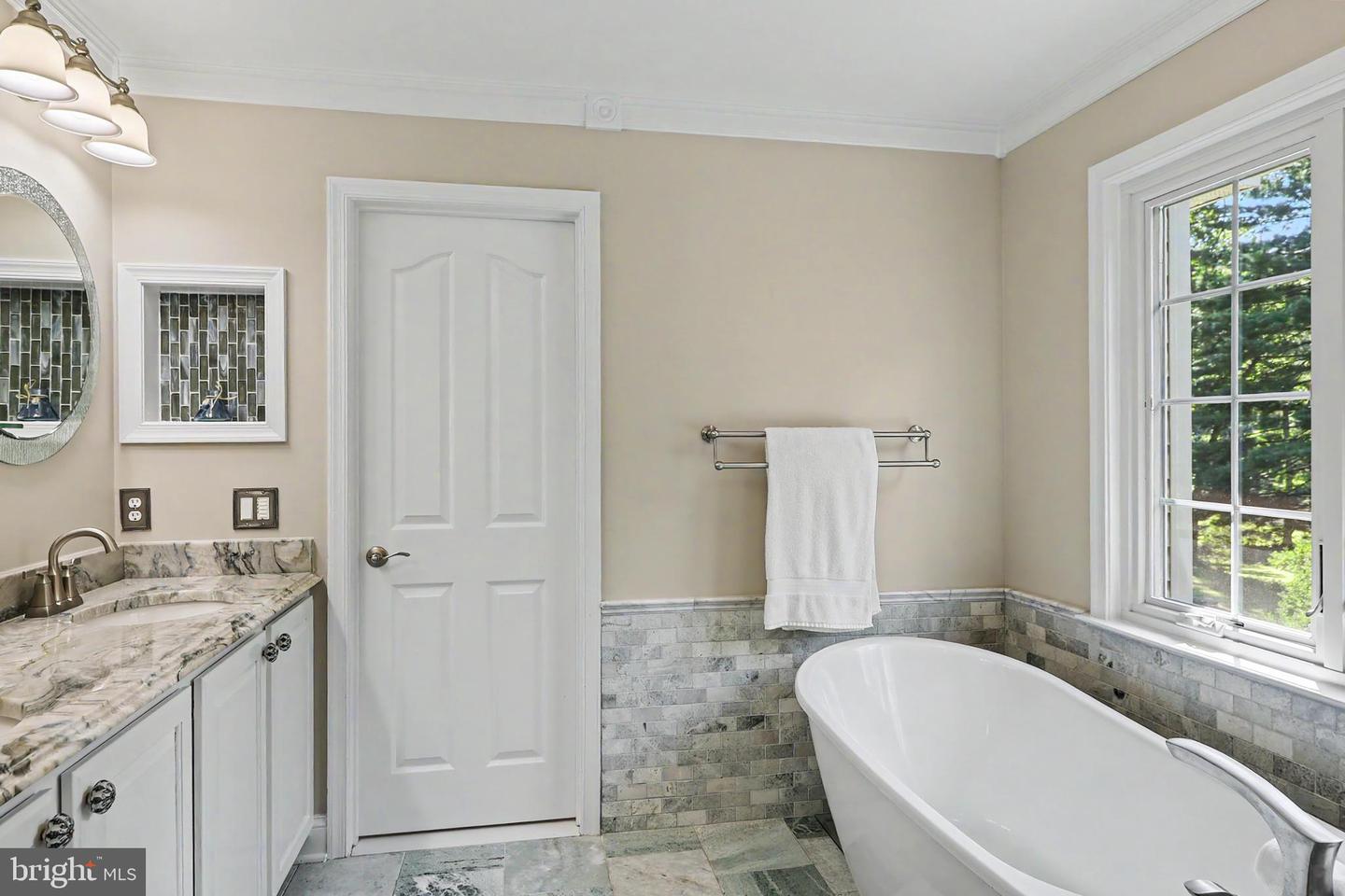 1720 Laurel Brook Rd Property Photo 25