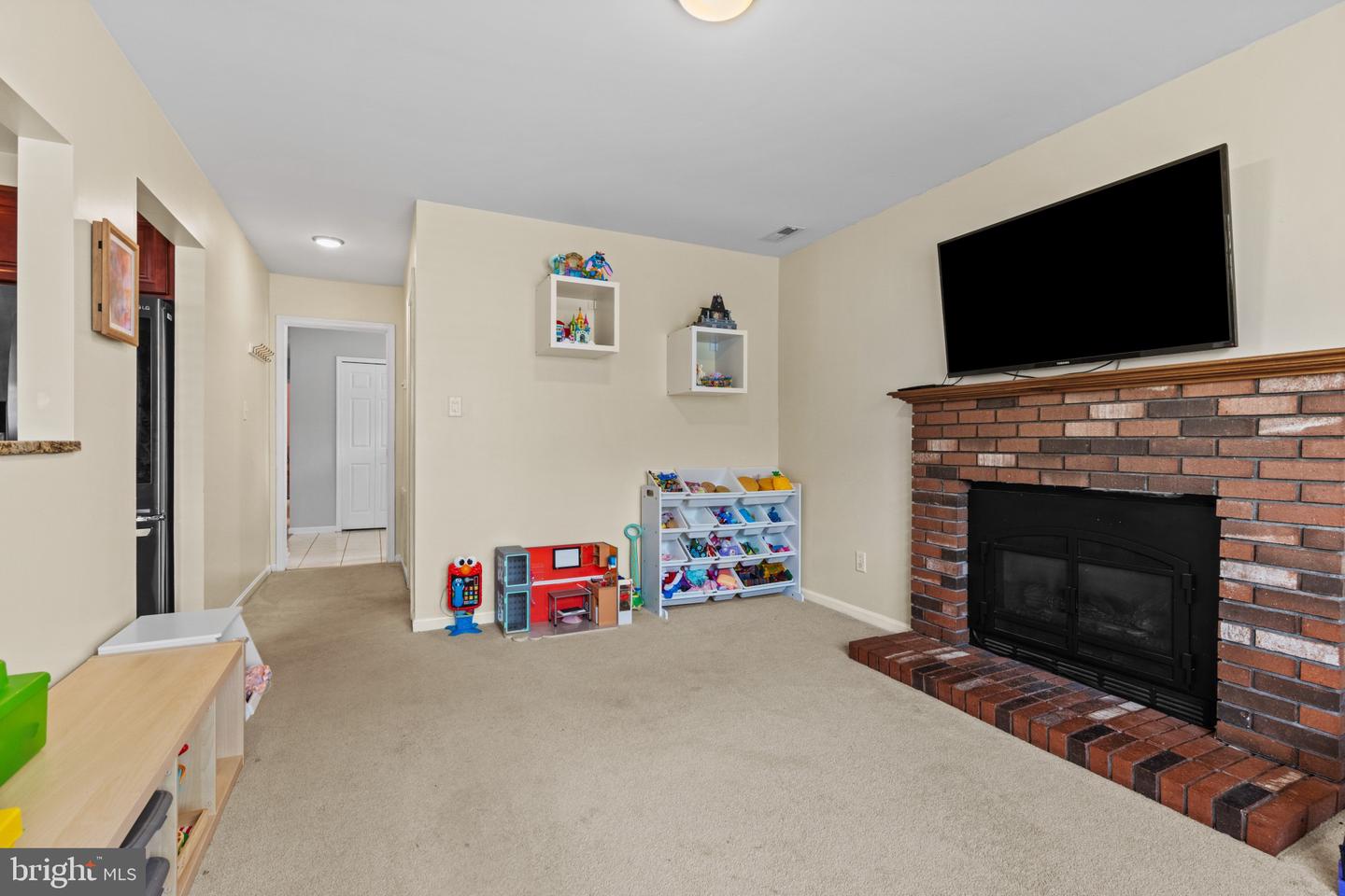 306 Aiken Ter Property Photo 13
