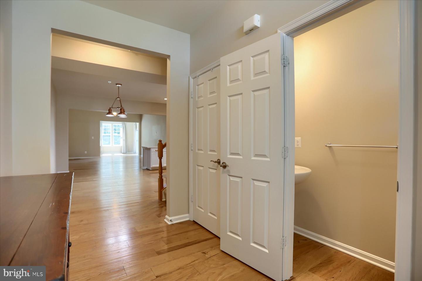 3627 Skylark Ct Property Photo 4