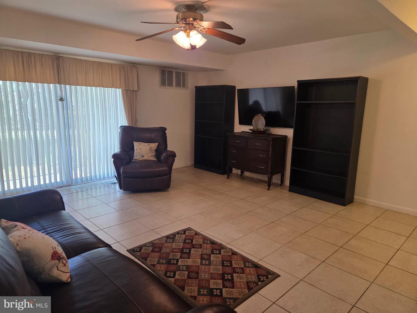220-a Crocker Dr #220-a Property Photo 4