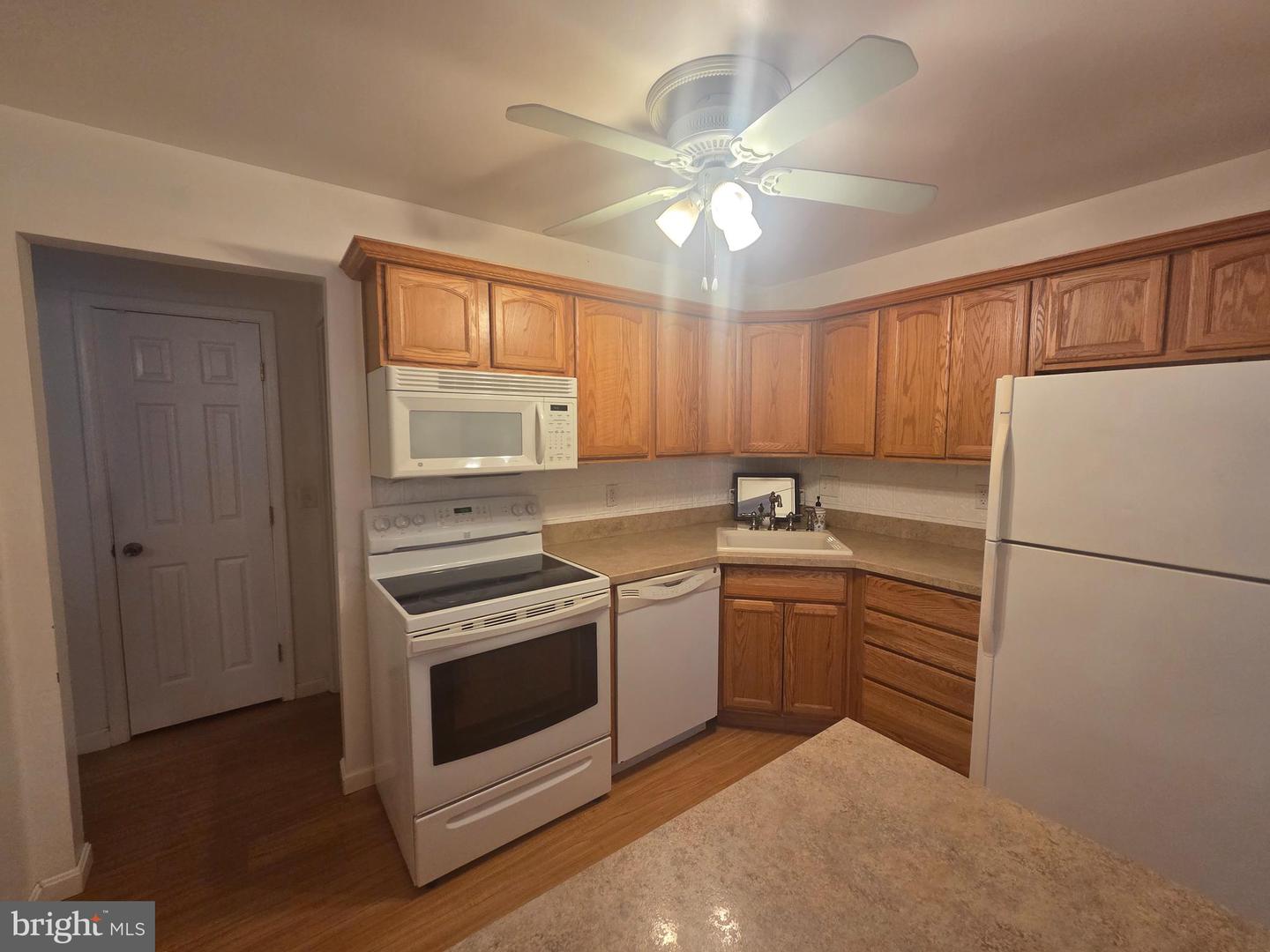 220-a Crocker Dr #220-a Property Photo 10