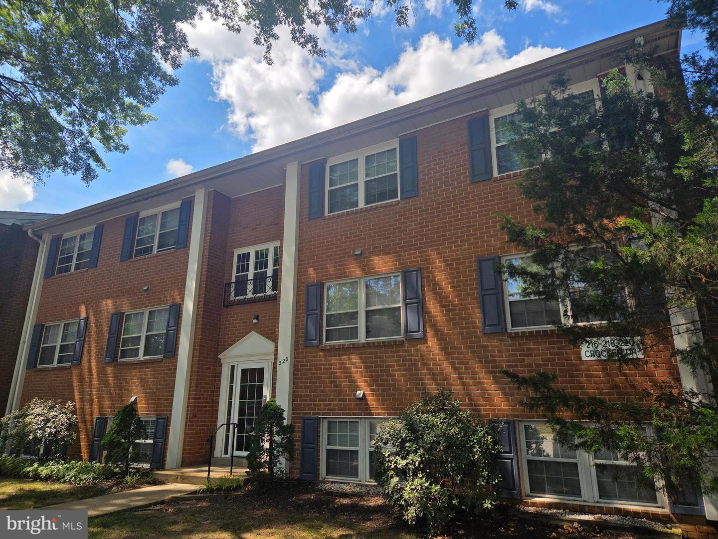 220-a Crocker Dr #220-a Property Photo 39