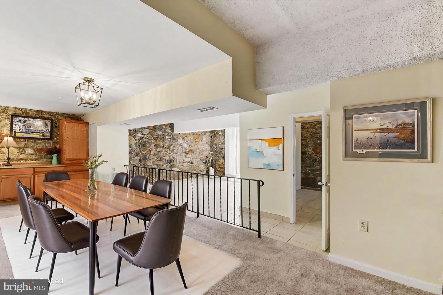 300 Commerce St #c Property Photo 2