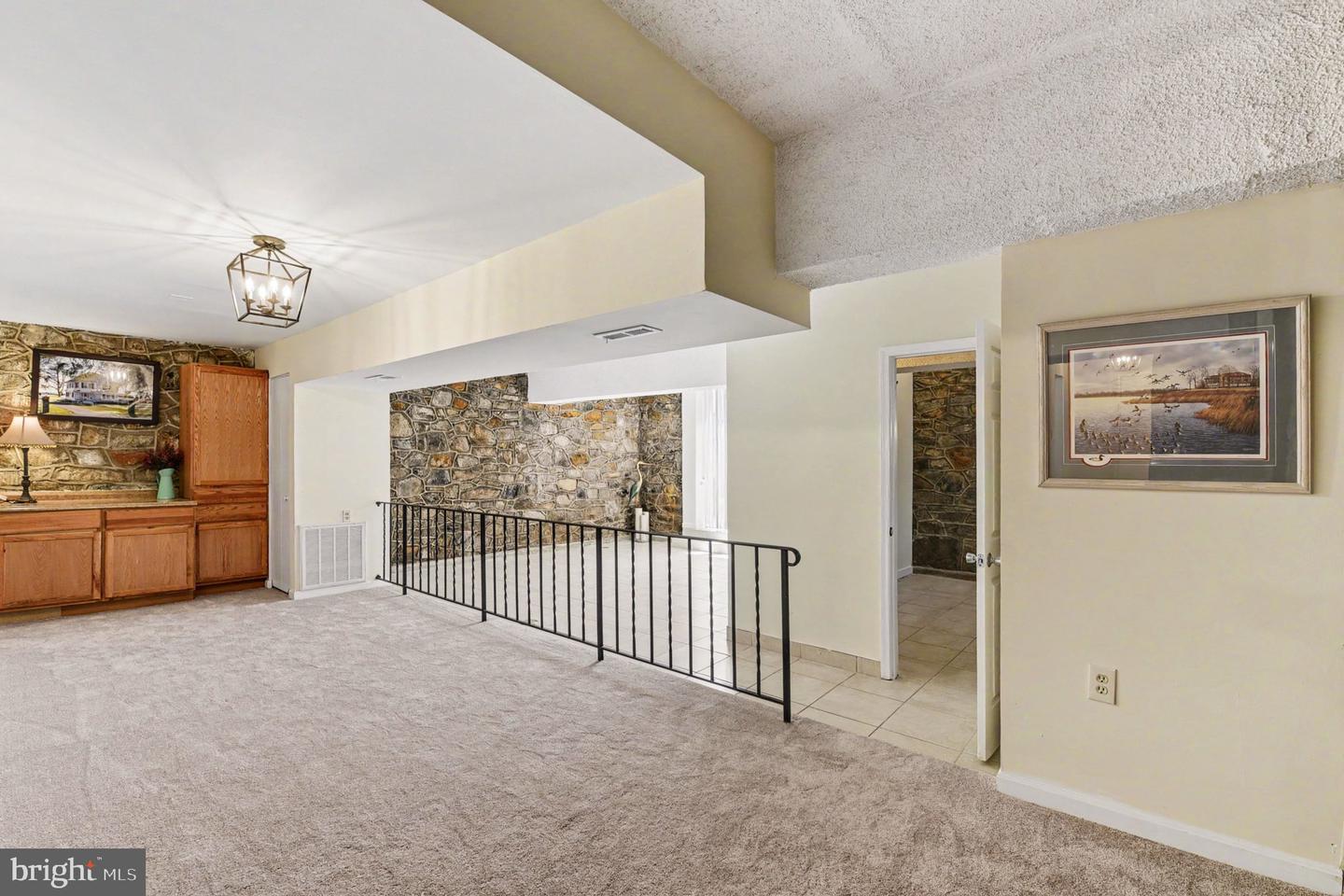 300 Commerce St #c Property Photo 13