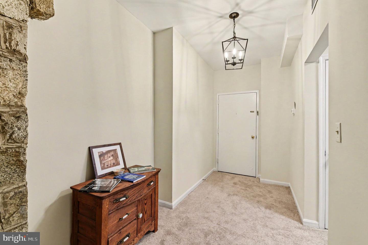 300 Commerce St #c Property Photo 18