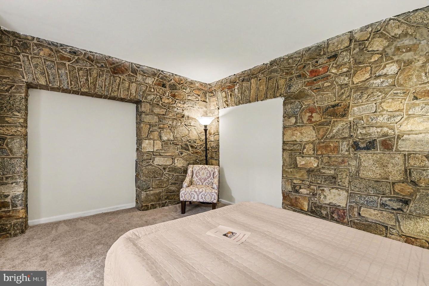 300 Commerce St #c Property Photo 21
