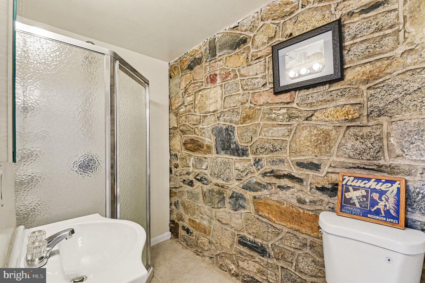 300 Commerce St #c Property Photo 25