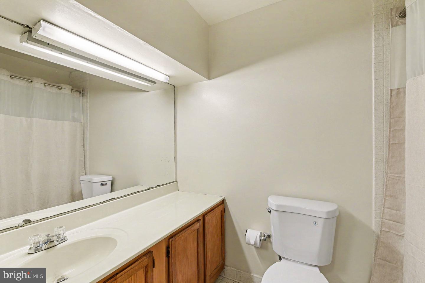 300 Commerce St #c Property Photo 26