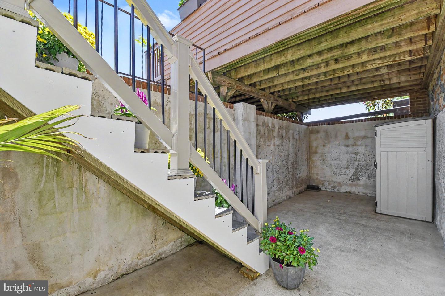 300 Commerce St #c Property Photo 28