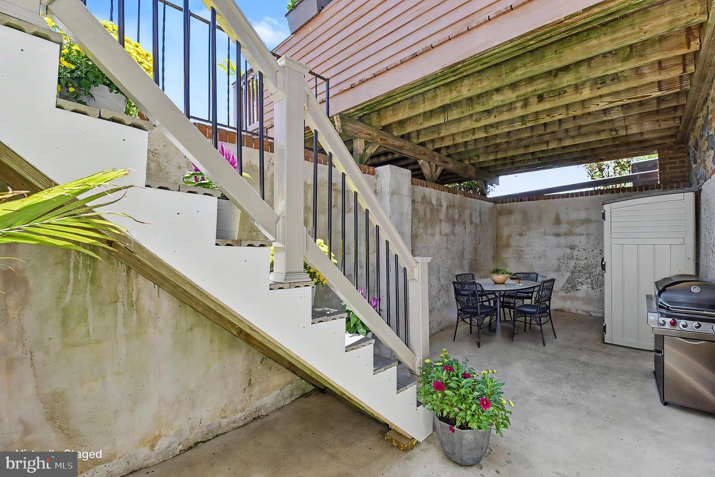 300 Commerce St #c Property Photo 42