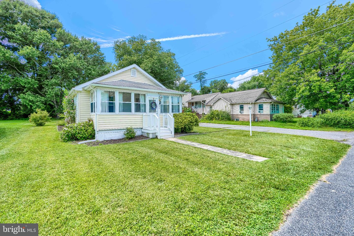 206 Oak St Property Photo 5