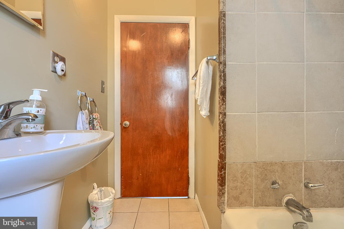 206 Oak St Property Photo 22