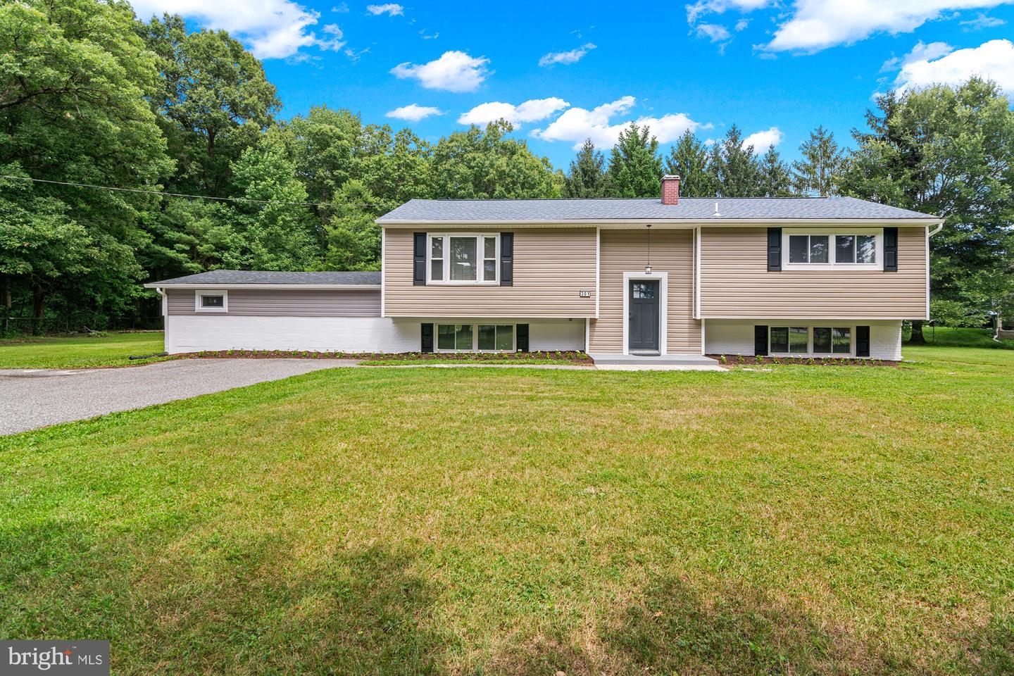 301 Broadneck Crossing Rd Property Photo 1