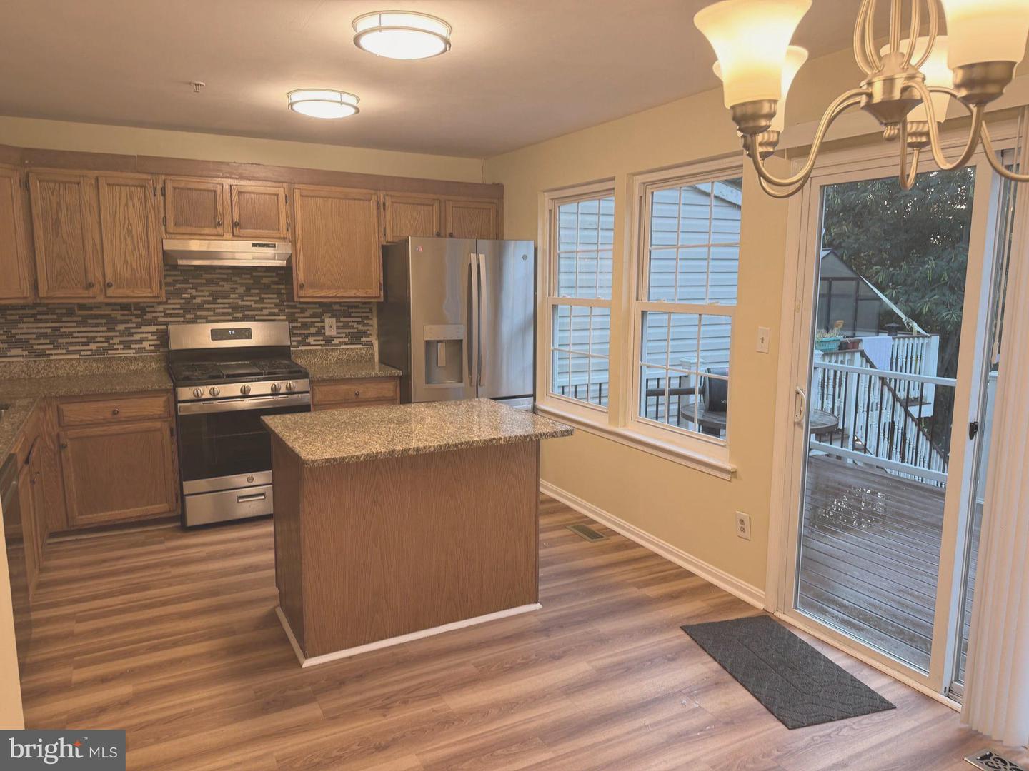 220 Ferring Ct Property Photo 6