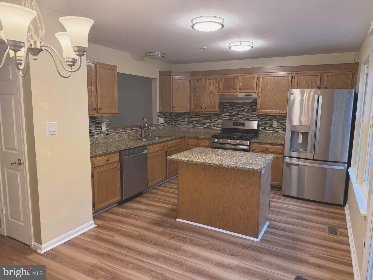 220 Ferring Ct Property Photo 7