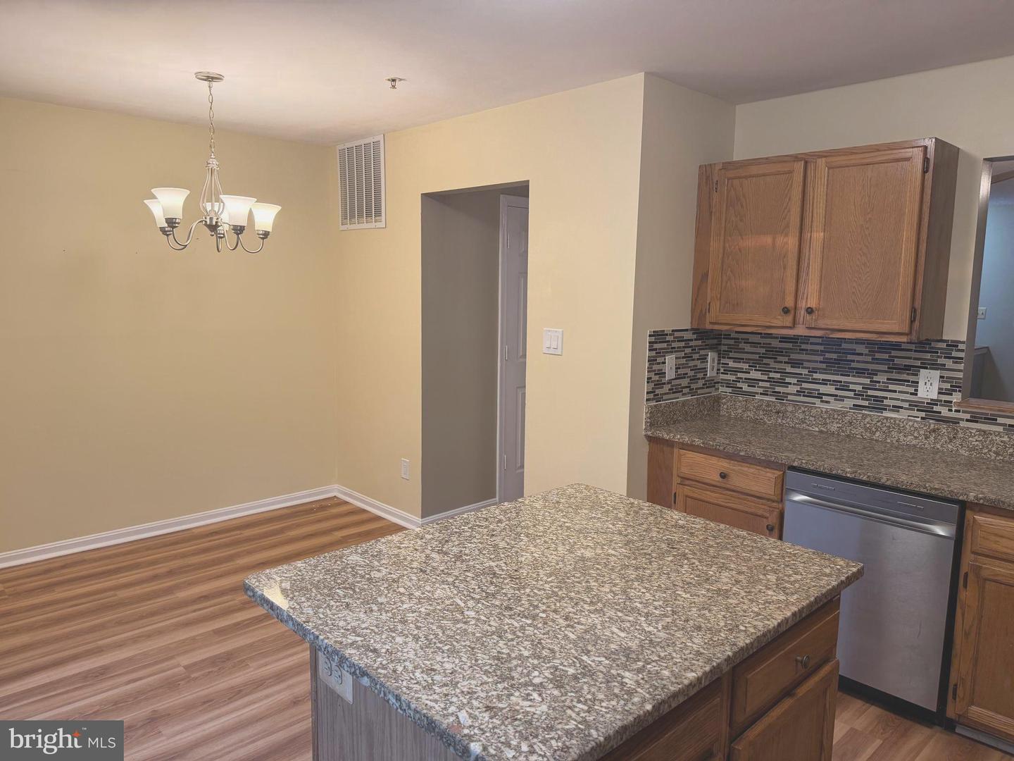 220 Ferring Ct Property Photo 9