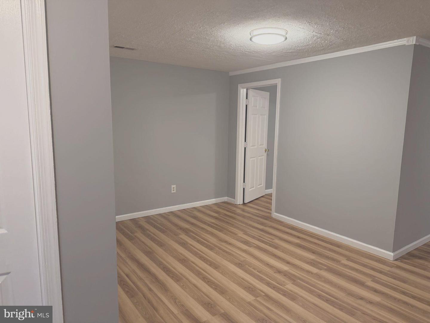 220 Ferring Ct Property Photo 10