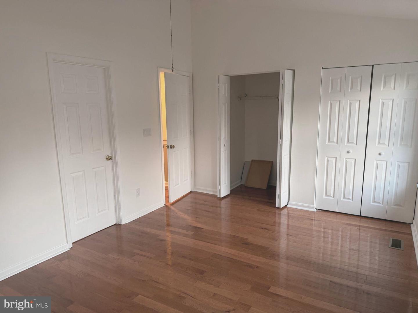220 Ferring Ct Property Photo 14