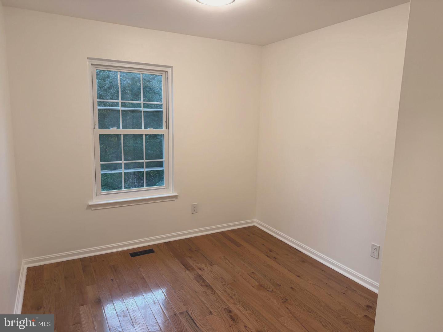 220 Ferring Ct Property Photo 20