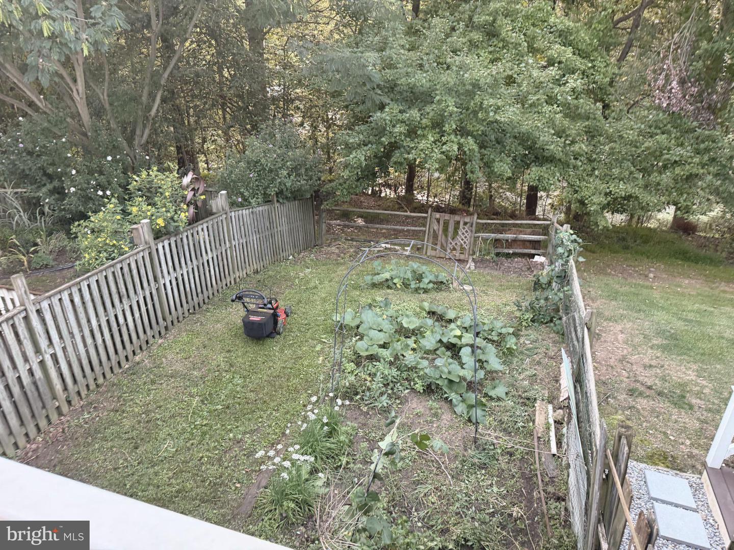 220 Ferring Ct Property Photo 37