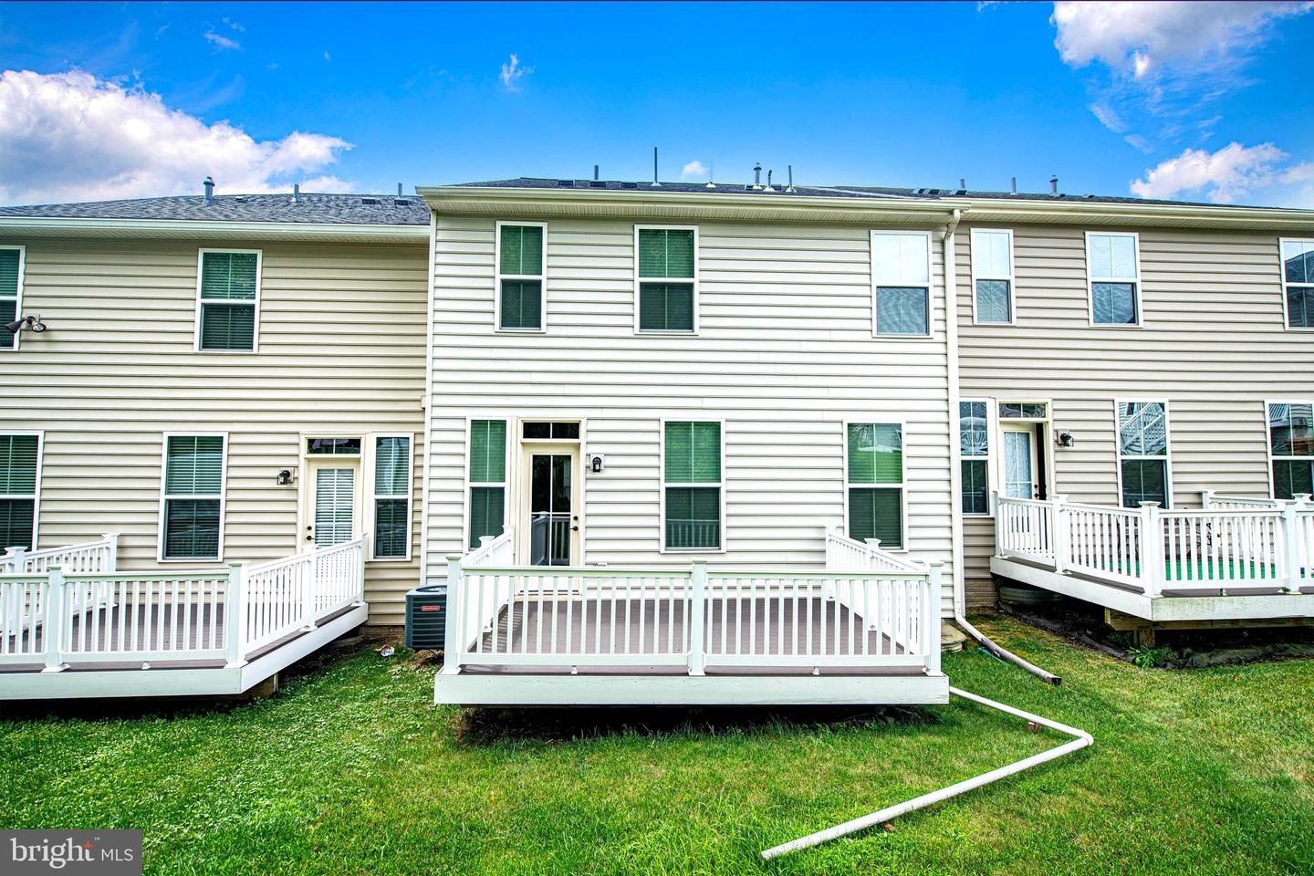 1259 Colonnade Ln Property Photo 2