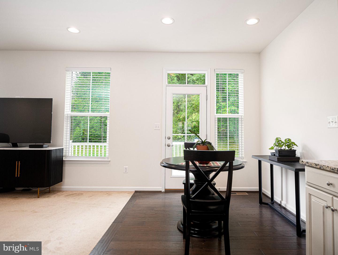 1259 Colonnade Ln Property Photo 8