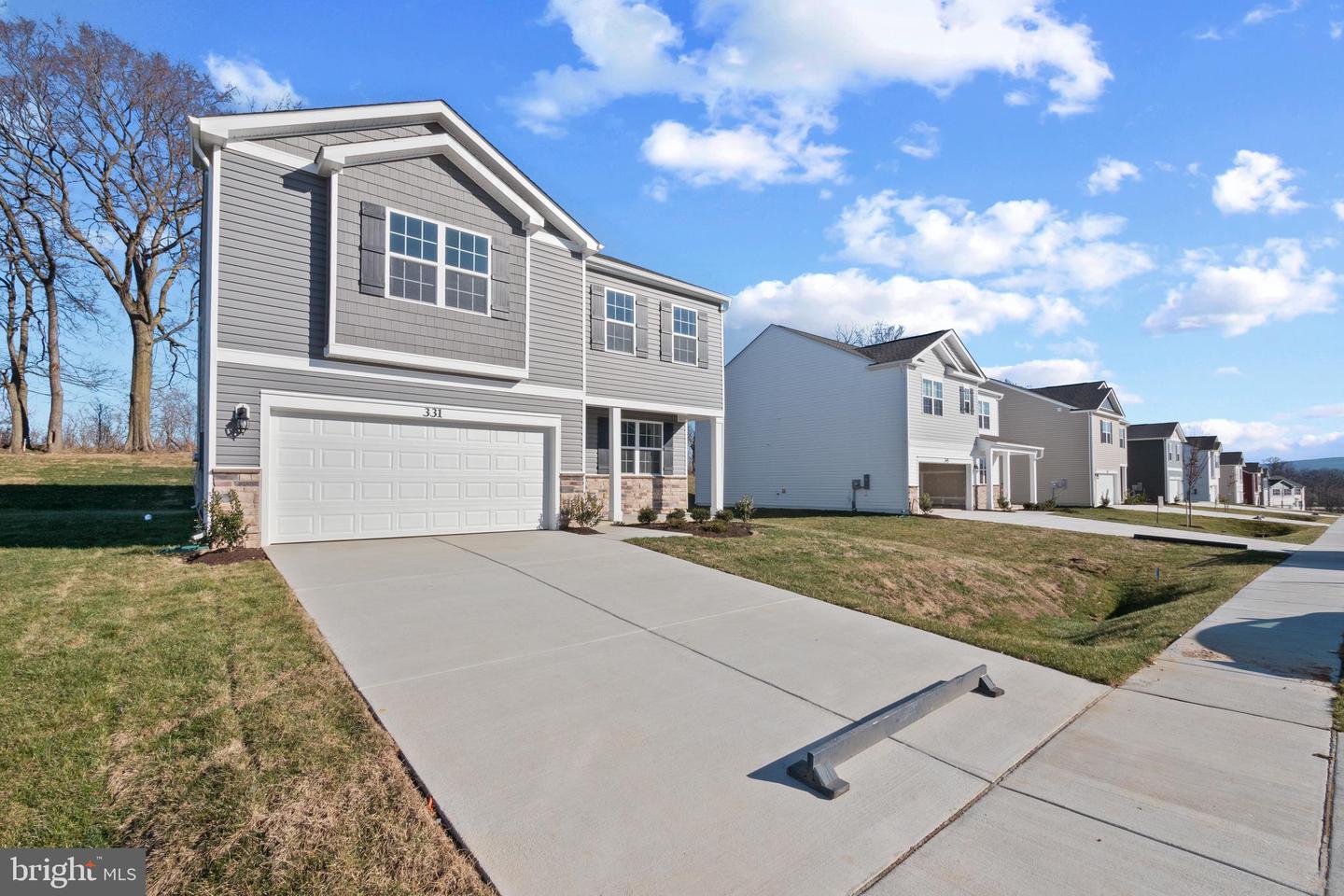 811 Spikeresh Way Property Photo 3