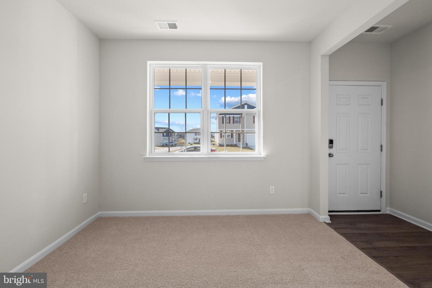 811 Spikeresh Way Property Photo 5