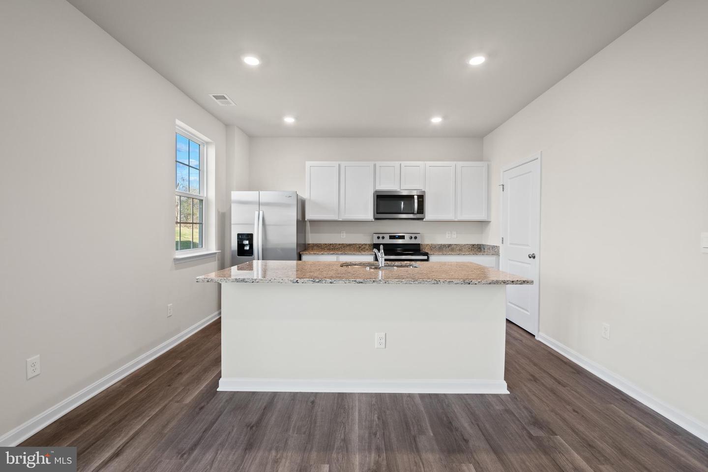 811 Spikeresh Way Property Photo 8