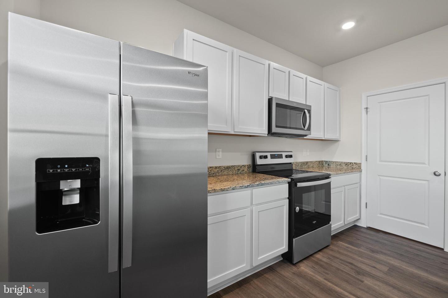 811 Spikeresh Way Property Photo 9