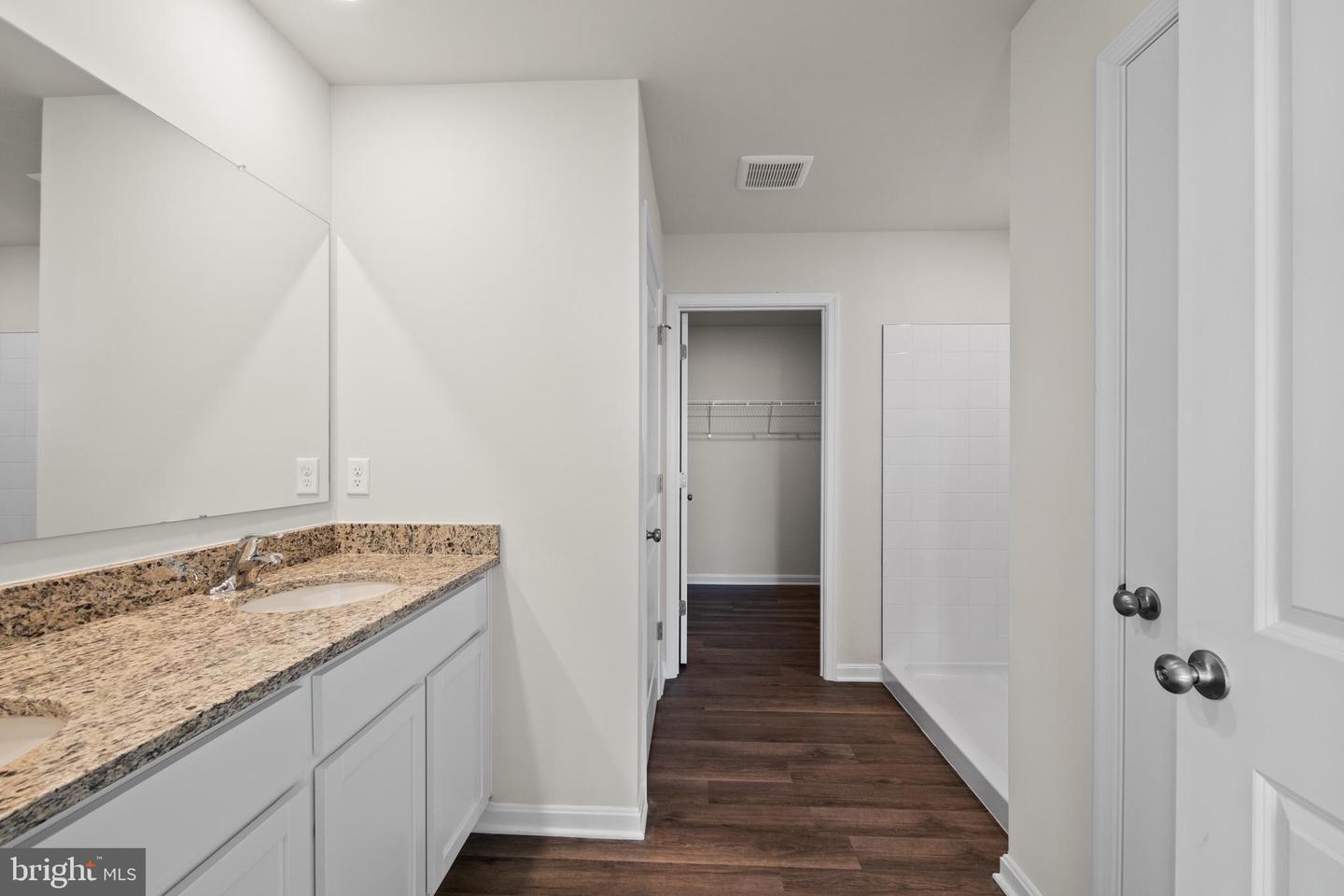 811 Spikeresh Way Property Photo 24