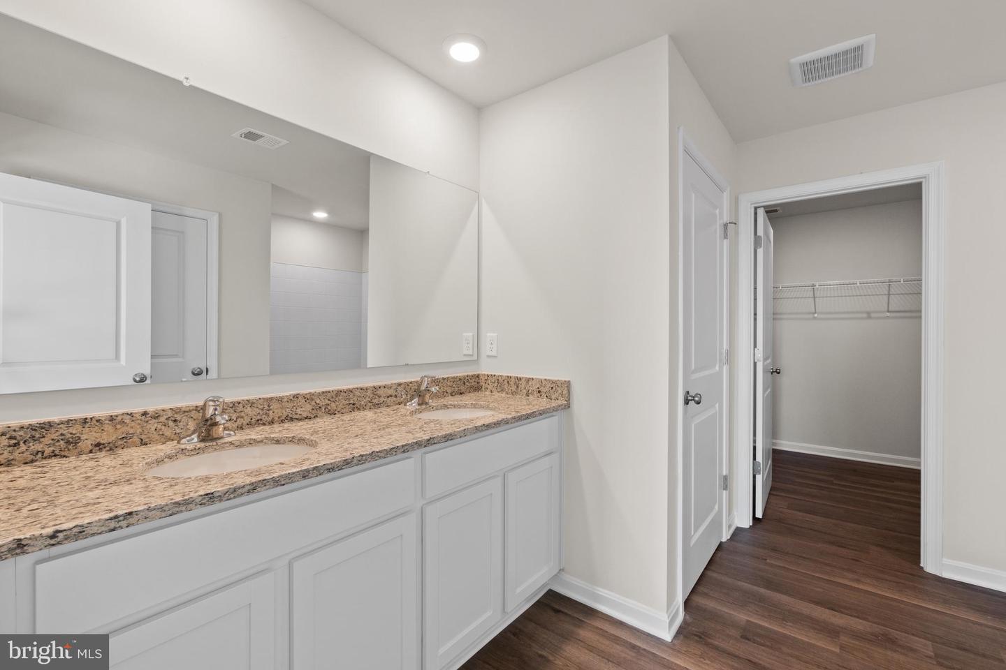 811 Spikeresh Way Property Photo 25