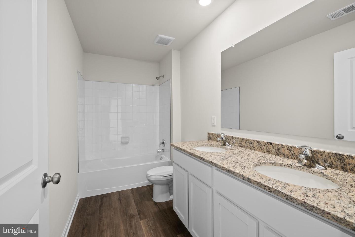 811 Spikeresh Way Property Photo 28