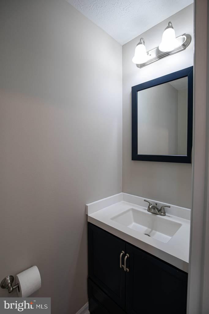 344 Honey Locust Ct Property Photo 6