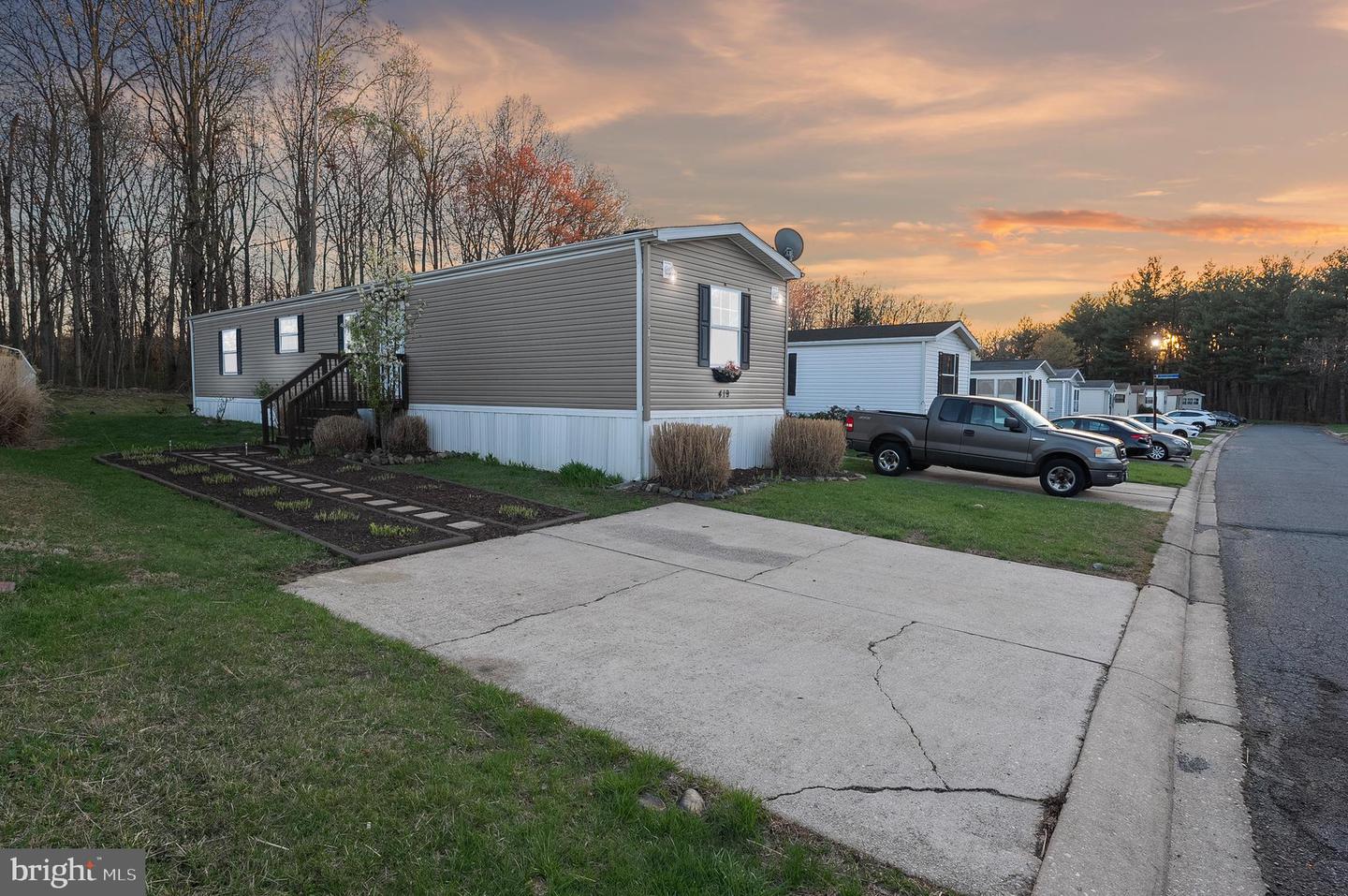 419 UNDERWOOD LN