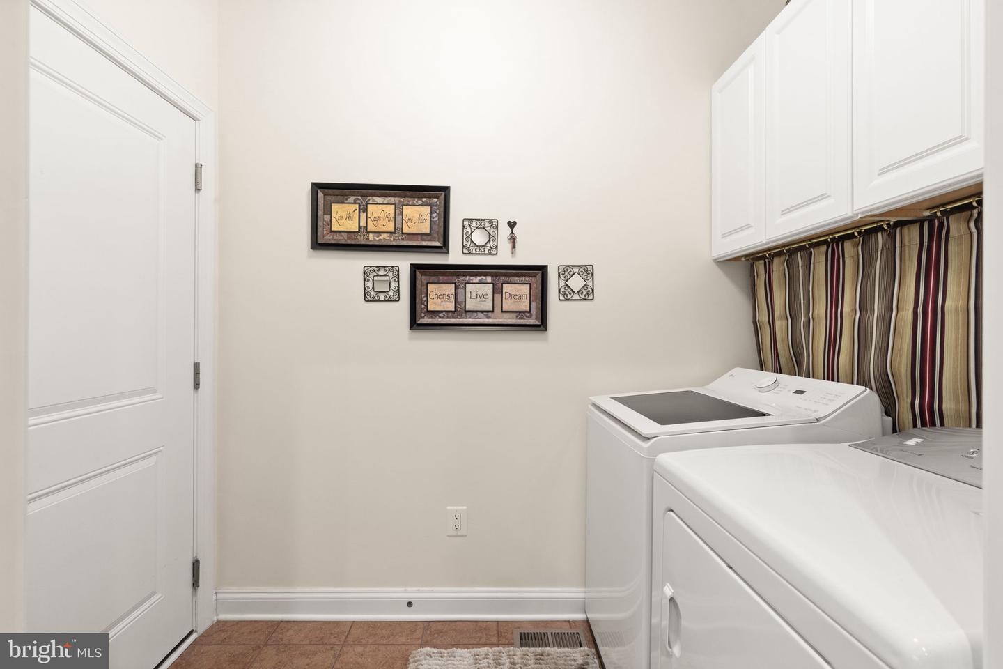 1833 Exton Dr Property Photo 40