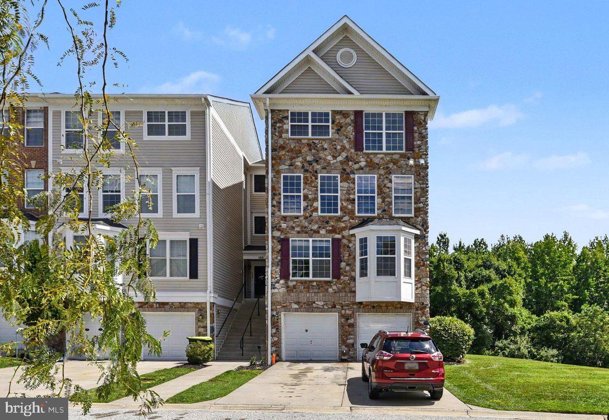 100 Mohegan Dr #c Property Photo 2