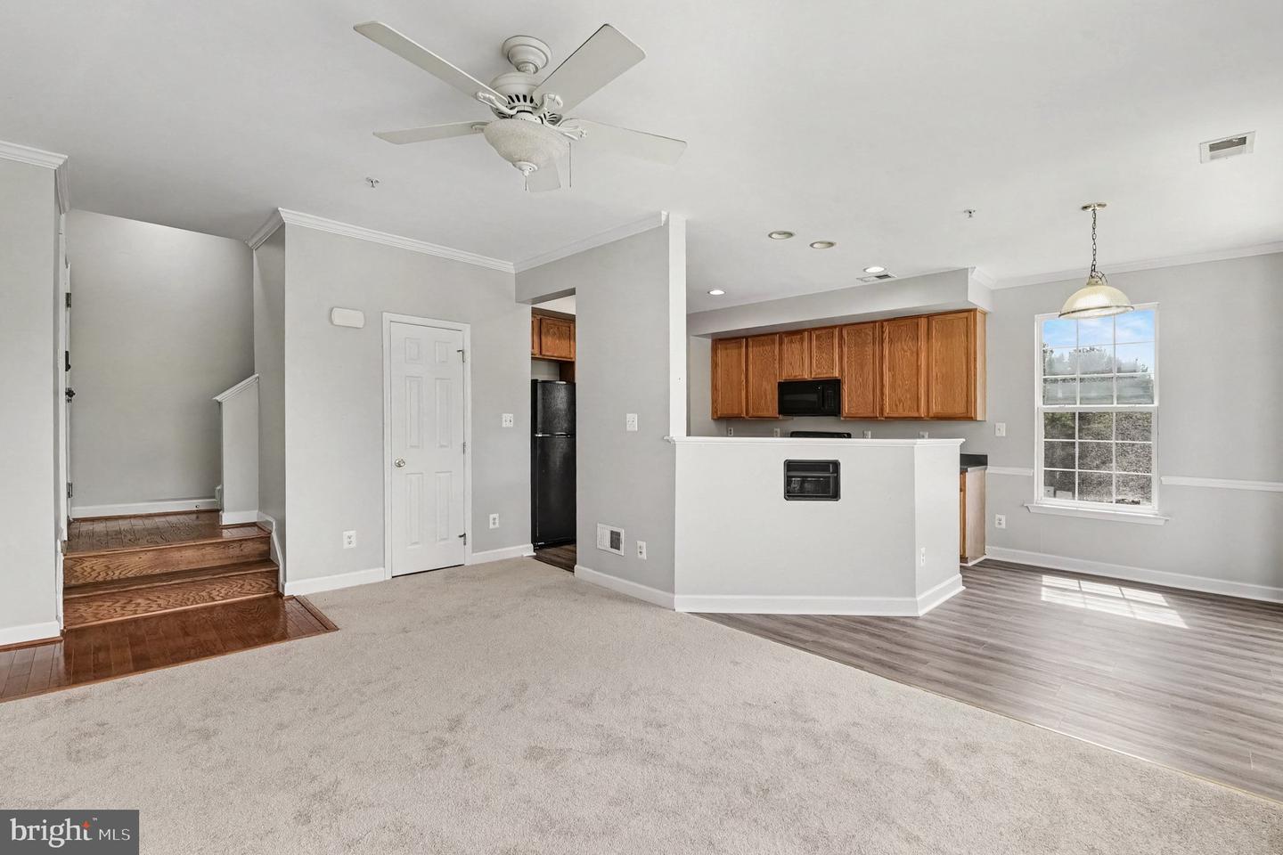 100 Mohegan Dr #c Property Photo 6